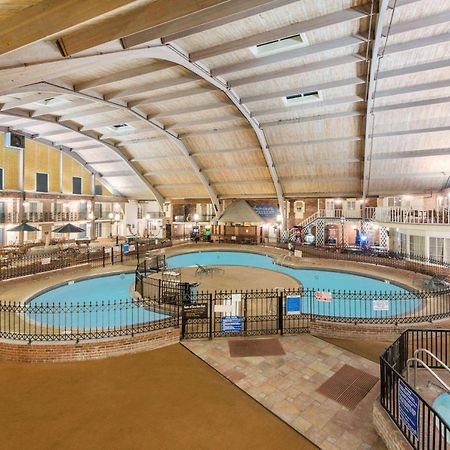 Howard Johnson By Wyndham Берлингтон Экстерьер фото